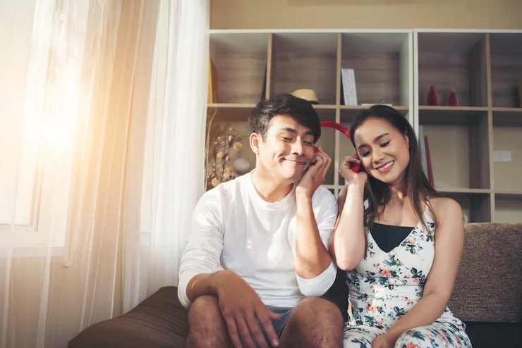 suami berubah setelah punya anak, cinta suami berkurang, istri merasa diabaikan, pernikahan pasca punya anak, curhat ibu muda, komunikasi pasangan, menjaga cinta setelah menikah